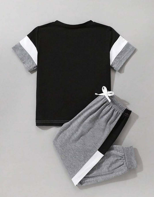 "KING" Color Block Short Sleeve T-Shirt & Jogger Sweatpants Set – 2-Piece