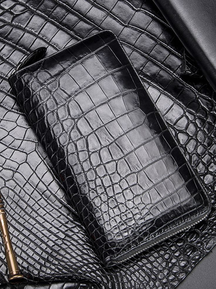 Exotic Artisan: Genuine Crocodile Long Wallet