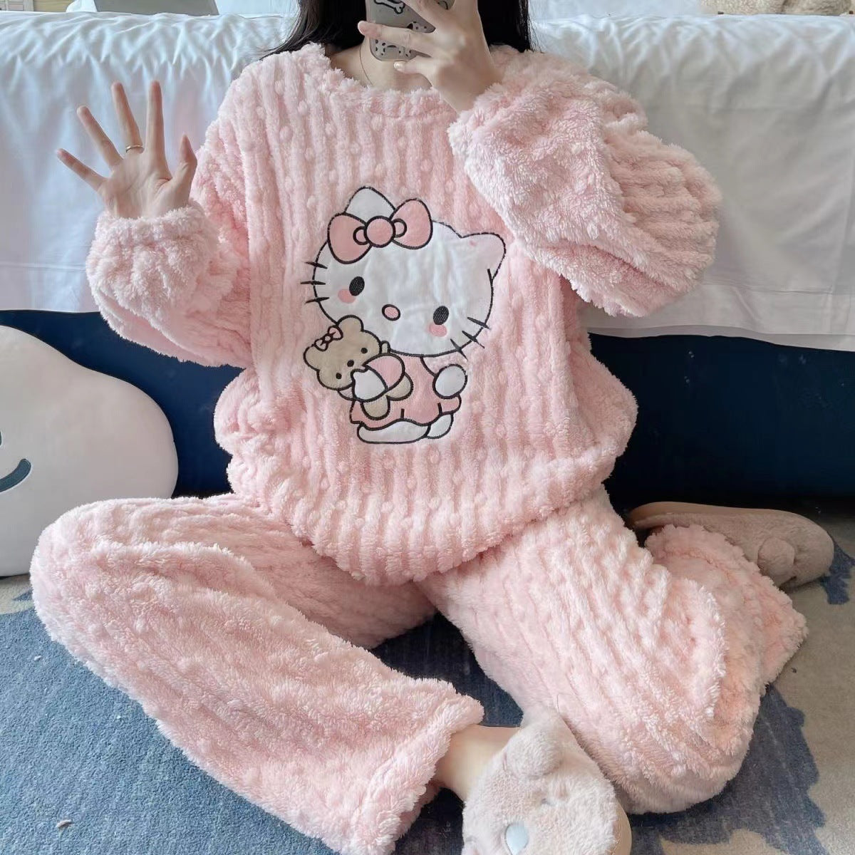 Women Fleece Hello Kitty Winter Pajamas Sweet Cartoon Home Wear